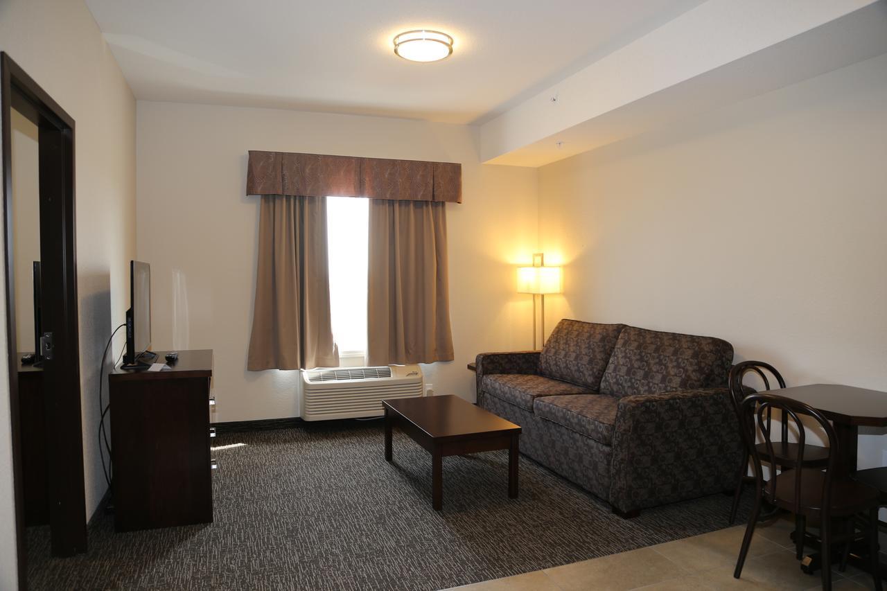 Prairie Moon Inn & Suites Macklin Εξωτερικό φωτογραφία