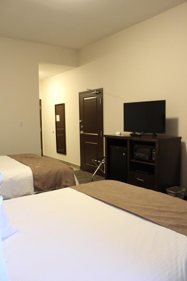 Prairie Moon Inn & Suites Macklin Εξωτερικό φωτογραφία